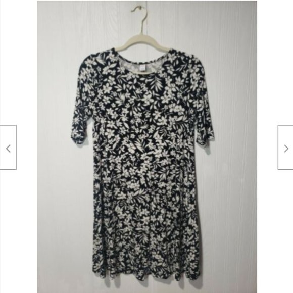 Old Navy Dresses & Skirts - Old Navy Floral Shift Dress